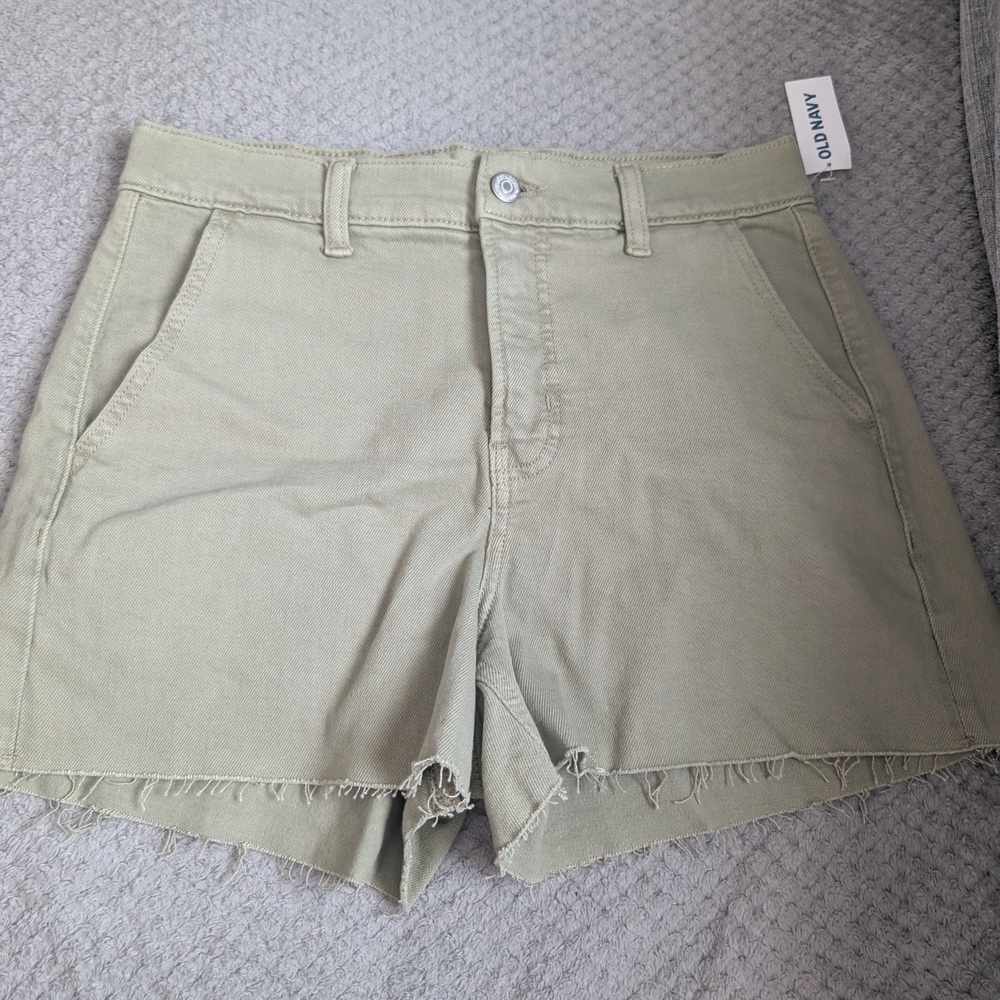 Old Navy Tan Cargo Shorts Durable Design
